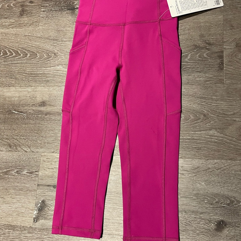 NWT Lululemon size 2 invogorate high rise crops!!